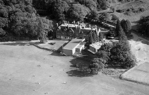 Bennett Memorial Diocesan School in October 1953. Photo originally uploaded by Mick White. Newport House, Dark Shadows Tv Show, Mansion Tour, City By The Sea, Tunbridge Wells, Aerial Photograph, Londonderry, Wall Fountain, Summer Cottage