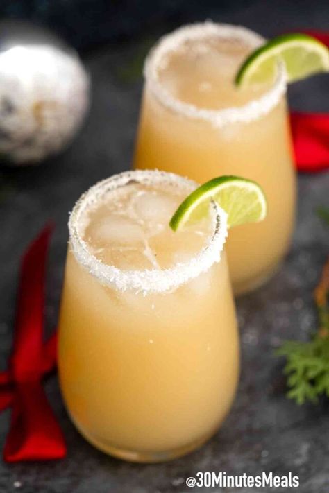 Christmas Margarita Recipe, White Christmas Margarita, Christmas Margarita, Festive Cocktails, Margarita Recipe, Margarita Recipes, Cranberry Juice, Christmas Drinks, Cocktail Drinks