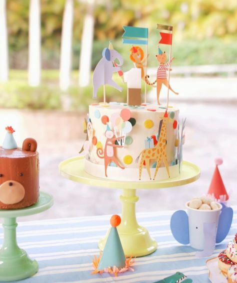 Party Animal Smash Cake Pictures, Party Animal Smash Cake, Animal Parade Birthday Party, Zoo Party Ideas, Party Animal Birthday Cake, Baby Animal Cake, Circus Birthday Party Decorations, 1 Year Birthday Party Ideas, Party Animal Cake