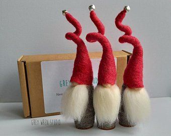 Felted Christmas, Needle Felted Christmas, Swedish Christmas, Handmade Stocking, Bottle Toppers, Felt Christmas Tree, Needle Felting Projects, Felt Christmas Ornaments, Wet Felting