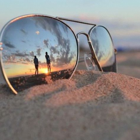 Strand Shoot, Beach People, Vsco Photography, Beach Pictures Poses, Beach Photography Poses, Beach Shoot, Photography Poses For Men, Beach Poses, Beach Photoshoot