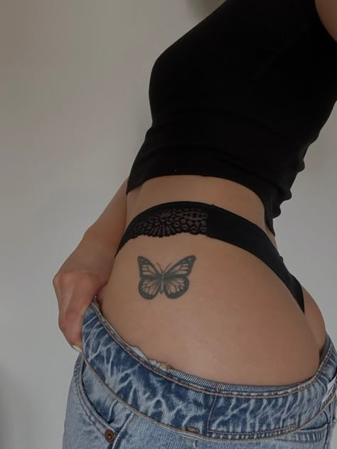 Bum Tattoo Women, Bum Tattoo, Tato Minimal, Hip Tattoos Women, Petite Tattoos, Tattoos For Black Skin, Pretty Tattoos For Women, Dope Tattoos For Women, Tattoo Women