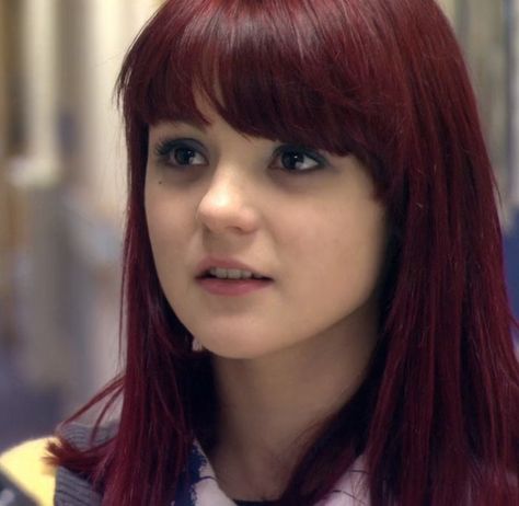 skins UK Emily Fitch, Kathryn Prescott, Skins Characters, Smile Icon, Graffiti Girl, Skin Aesthetics, Dyed Red Hair, Skins Uk, My Kind Of Woman