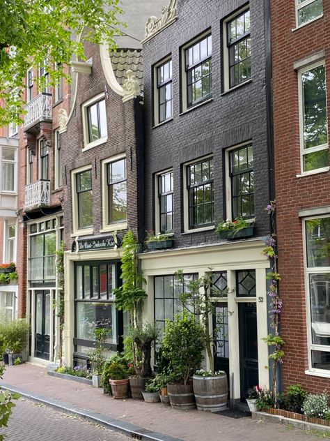 House in amsterdam, aesthetic amsterdam, amsterdam vibe, aesthetic houses, cute house, aesthetic architecture, instagram inspiration, crooked houses, black house aesthetic, street view amsterdam House In Amsterdam, Netherlands House Interior, Moving To Amsterdam, Amsterdam Apartment Aesthetic, Dutch House Exterior, Amsterdam Houses Interior, Cute House Aesthetic, Dutch Style House, Amsterdam Flat