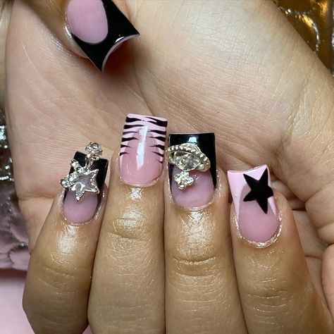 🌟Pink & Black got the girls in a chokehold 🤭🎀 🌟DM TO BOOK🔥🔥 - - - - - #nails #atlgirls Black And Pink Nails Medium, Black And Grey Short Nails, Black With Pink Nails, Cute Pink And Black Nails, Short Pink And Black Nails, Black And Light Pink Nails, Pink And Black Short Nails, Black And Pink Short Nails, Cute Short Black Nails