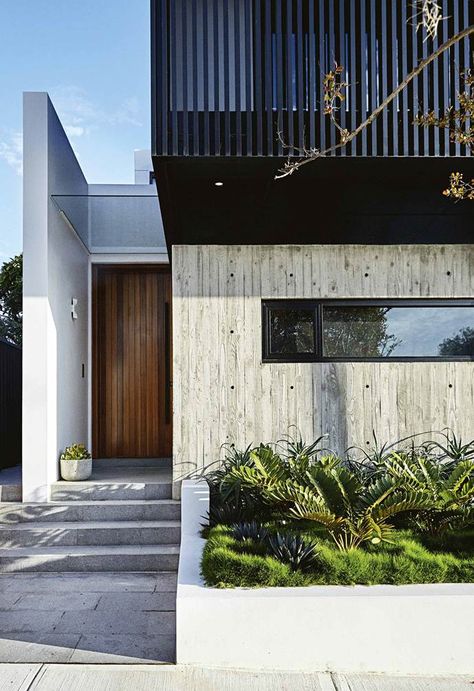 Modern planting and sharp lines give this rooftop terrace and garden a contemporary appeal. Rooftop Landscape Design, Rooftop Landscape, Rooftop Garden Ideas, Modern Planting, Country Garden Design, Terrace Garden Design, Australian Garden, Farmhouse Garden, Low Maintenance Garden