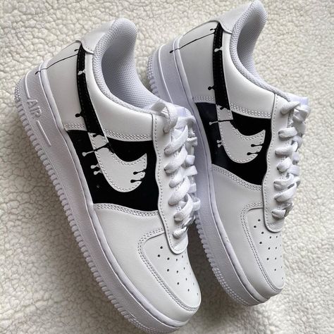 Nike Airmax 270 Women, Nike Track Shoes, Custom Shoes Diy, Air Force 1s, White Tennis Shoes, All Nike Shoes, Custom Air Force 1, Cute Nike Shoes, Nike Air Max For Women