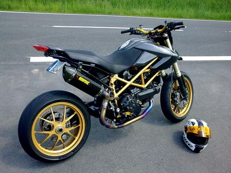 Epic!! Ducati Hypermotard Custom Ducati Hypermotard 1100, Hypermotard Ducati, Supermoto Bikes, Moto Ducati, Motos Vintage, Moto Custom, Ducati Hypermotard, Stunt Bike, Cars Bikes