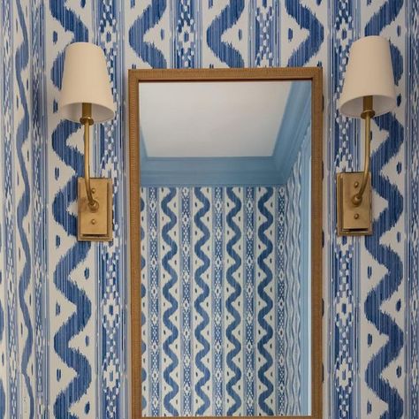 Interior Design Nashville, TN on Instagram: "Small but mighty ✨ 📸: @allisonelefantephoto . . . . #powderroom #blueandwhiteforever #blueandwhitedecor #wallpaperwednesday #nashvilleinteriors #nashvilleinteriordesigner #nashvilleinteriordesign #quadrillewallpaper #quadrillefabrics #katefiglerinteriors" Bali Hai Wallpaper, Powder Bathrooms, Quadrille Fabric, Powder Room Wallpaper, Bali Hai, 2022 Design, Classic Wallpaper, For Wallpaper, Beautiful Wallpaper