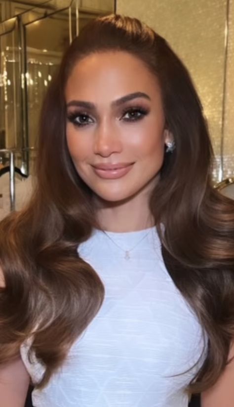 Jennifer Lopez Makeup Looks, Jlo Hair Colors, 2000 Hairstyles, Jennifer Lopez Hair Color, Celebrity Obsession, Jlo Makeup, Jennifer Lopez Makeup, Jlo Hair, Jennifer Lopez Hair