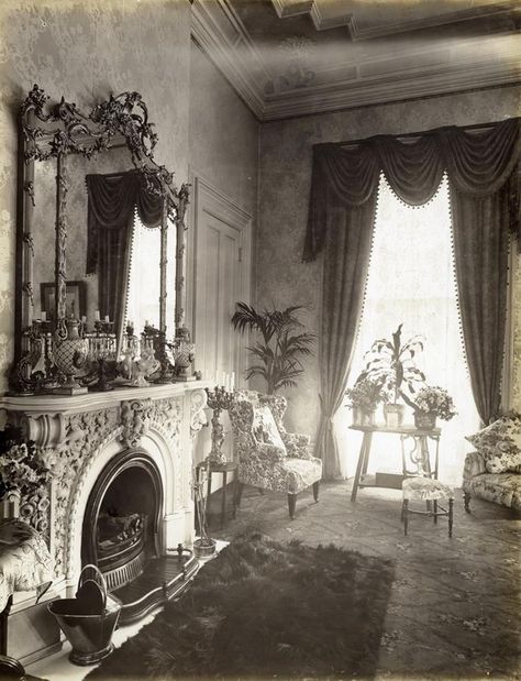 1910 House Decor, 1910 House, Victorian House Interiors, Folk Victorian, Victorian Parlor, Victorian Home Interior, Victorian Home Decor, Victorian Interior, Victorian Interiors