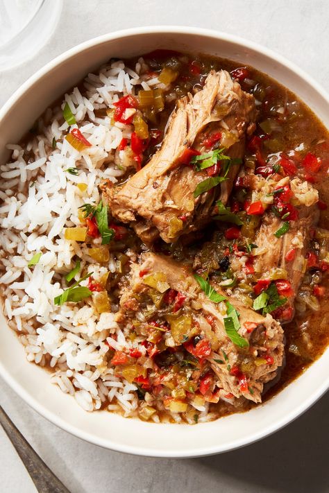 Junk Pot Turkey Neck Recipe, Smothered Turkey Necks Crock Pot, Turkey Neck Recipe, Turkey Gumbo, Chicken Neck, Turkey Gravy Recipe Easy, Best Turkey Recipe, Easy Turkey Recipes, Neck Bone