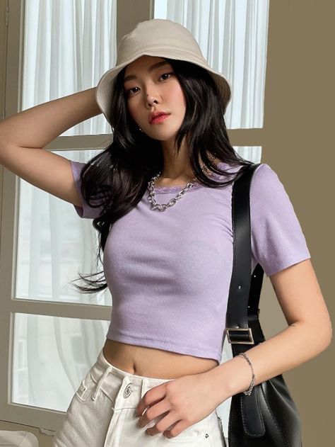 Lilac Tee Outfit, Lilac Casual Outfit, Lilac Crop Top Outfit, Purple Tee Outfit, Basic Tshirt Outfit, Lilac Crop Top, Lilac Top, Purple Tee, Goddess Hairstyles