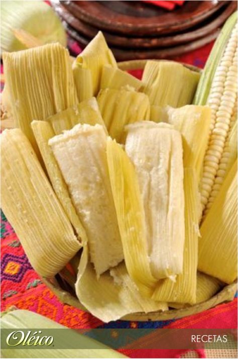 "TAMALES DE CHILE POBLANO, QUESO Y ELOTE"    #Receta #Tamales How To Reheat Tamales, Meat Recipes Healthy, Salvador Food, Sweet Tamales, Honduras Food, Salvadoran Food, Nicaraguan Food, Honduran Recipes, Salvadorian Food