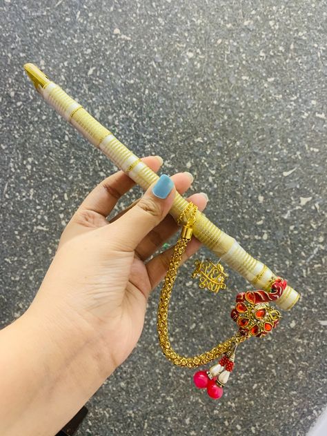 Krishna Basuri Decoration, Basuri Krishna Flute Decoration, Flute Decoration Ideas For Janmashtami, Flute Decoration Ideas Krishna, Basuri Flute Decoration, Bansuri Decoration Ideas, Flute Decoration Ideas, Flute Decoration, Krishna Accessories