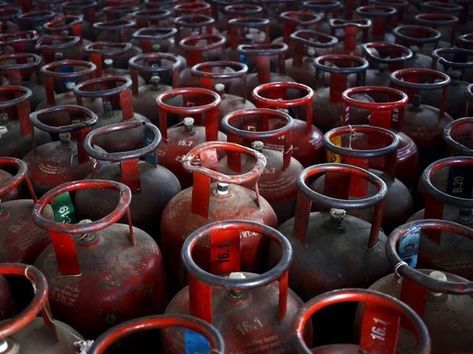 Lpg Gas Cylinder, Lpg Gas, Gas Cylinder, Economic Times, Oil Company, Gas Prices, Times Of India, Oil And Gas, Kolkata