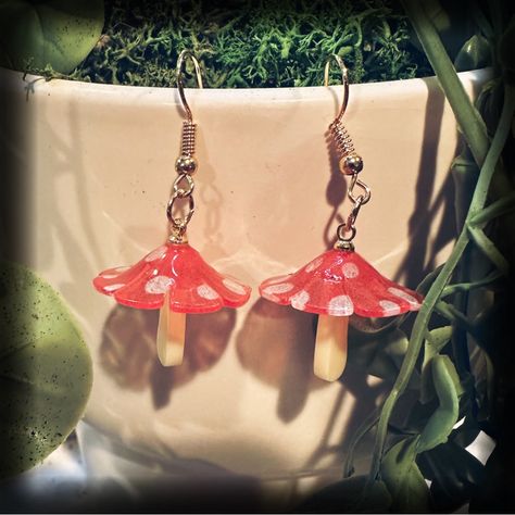 Mushroom Dangle Earrings New, Never Worn! Earrings Color, Lady In Red, Red White, Red And White, Stuffed Mushrooms, Dangle Earrings, Red, Women Shopping, White