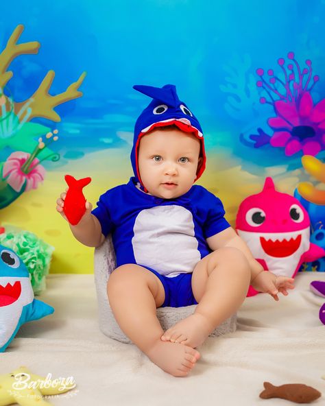 Baby Shark do..doo..doo..doo🐳🐙 🐟🐠Arthur - 9 meses 🐠🐟 . Vem com a gente registrar seus maiores momentos 🖤 . #maternidadereal #maternidadeconsciente #acompanhamentomensalbebe #acompanhamentomensaldobebê #acompanhamentodebebe #acompanhamentoinfantil #acompanhamentomensal #babyboy #babylove #babys #ensaioemcasa #ensaioinfantil #ensaiodebebe ⁣#ensaiofotografico #newborn #newbornphotography #newbornbaby #newbornlifestyle ⠀ #fotografialifestyle #fotografadefamilia #fotografiainfantil #maternidad Cocomelon Theme, Boy Photoshoot, Shark Themed Birthday Party, Virtual Background, Shower Backdrop, Doo Doo, Backdrop Ideas, Baby Shower Backdrop, Party Backdrop