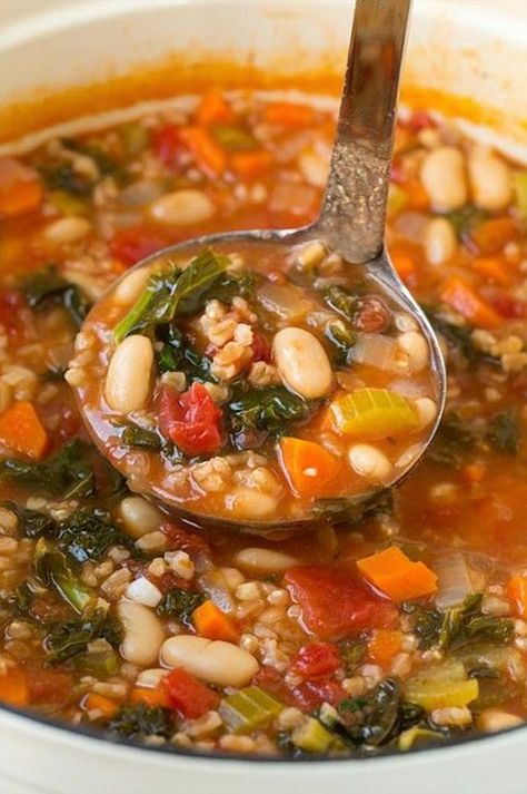 Savor the flavors of the Mediterranean with this hearty stew featuring kale, cannellini beans, and farro, crafted by Cooking Classy. Mediterranean Diet Meal Prep, Diet Meal Prep, Meal Prep On Fleek, Med Diet, Easy Mediterranean Diet, Easy Mediterranean Diet Recipes, Mediterranean Meals, Mediterranean Diet Plan, Resep Diet