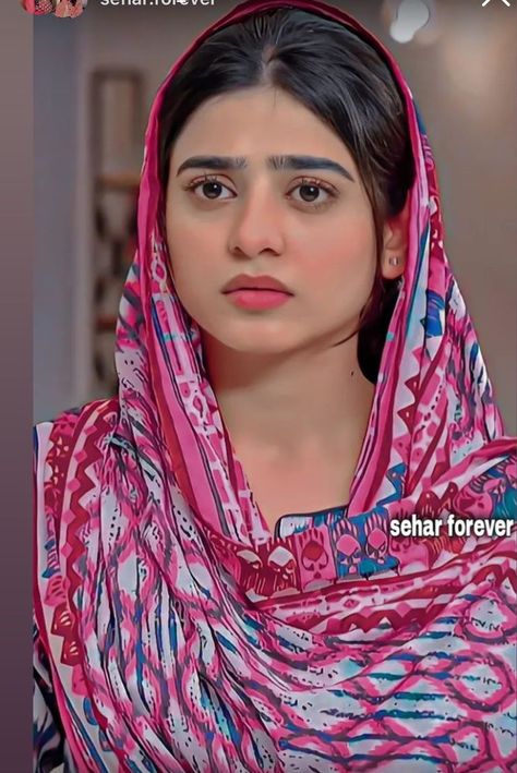 Sehar khan new photoshoot #seharkhan #seharkhanofficial #mahpara #rangmahal #Fasaq Saher Khan, Pakistan Girl, Sehar Khan, New Movie Images, Pakistan Dress, Tv Photo, Henna Art Designs, Beautiful Blonde Hair, Movie Images