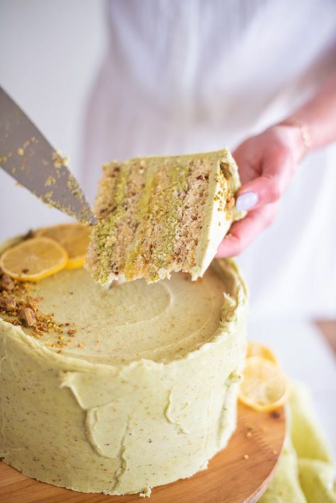 Pistachio Cake Design, Lemon Pistachio Cake, Cake With Pistachio, Filling Cake, Lemon Pistachio, Cake By Courtney, Pistachio Recipes, Pistachio Cream, Pistachio Cake