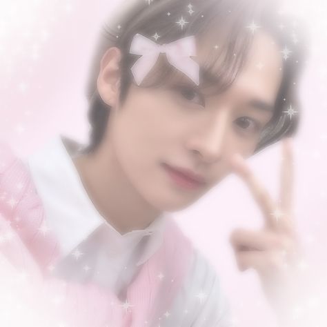 Resources Icon, My Heart Is Yours, Straykids Hyunjin Photoshoot, Pentatonix, Charli Xcx, Kids Icon, Pink Stars, Kids Wallpaper, White Aesthetic