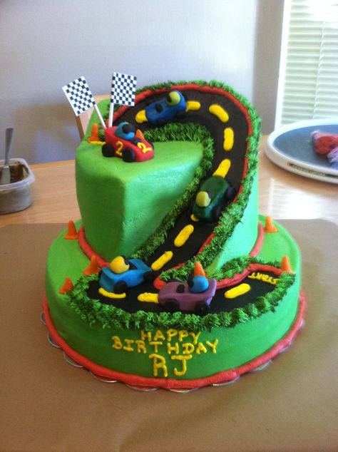 Race Track Cake - Cake made for 2 year old boy.  Client asked for NO Fondant!  So, cars and cones are molding chocolate candies.  Everything else is buttercream. Race Track Cake, Second Birthday Cakes, Cars Birthday Cake, Cakes To Make, 2 Birthday Cake, Childrens Birthday Cakes, Cars Birthday Parties, Car Cake, Cool Birthday Cakes