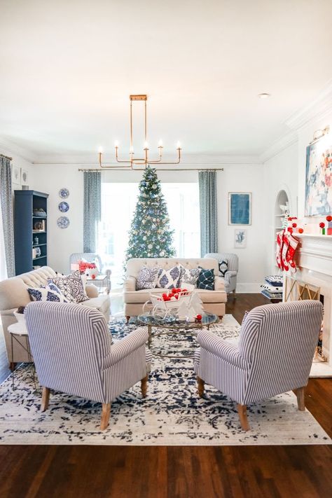 Blue And White Living Room, Living Room Mantel, Coastal Living Rooms, Trendy Living Rooms, Country Living Room, White Living Room, Living Room White, Blue Living Room, New Living Room