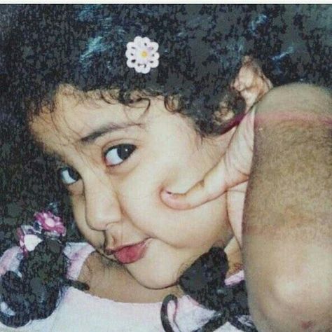 Sridevi shares an adorable childhood picture of daughter Jhanvi Kapoor http://www.pinkvilla.com/entertainment/photos/sridevi-shares-adorable-childhood-picture-daughter-jhanvi-kapoor-388777 Childhood Pics, Jhanvi Kapoor, Childhood Pictures, Janhvi Kapoor, Childhood Photos, Entertainment, Quick Saves