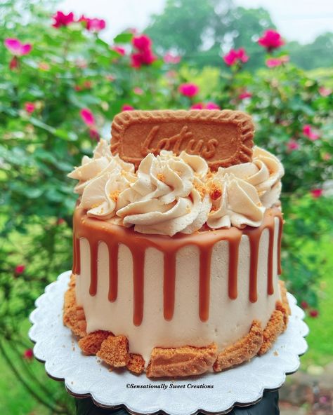 Say Happy Birthday or Happy Father’s Day in the sweetest way 💋 Our Biscoff cookie butter mini drip cake is deliciously, moist and topped with fluffy cookie butter frosting and lotus biscoff cookies! •. •. •. •. •. •. •. •. •. •. •. •. •. •. •. •. •. •. •. •. •. •. •. •. •. •. •. •. •. •. •. •. •. •. •. #biscoff #biscoffcookiebutter #biscoffcake #birthdaycake #cookiebuttercake #birthdaygift #fathersday #dripcake #dessertporn #cake #cupcakes #giftsforhim #atlantabakery #atlantaevents ... Cookies Biscoff, Cookie Butter Frosting, Biscoff Cake, Biscoff Cookie Butter, Fathers Day Cake, Biscoff Cookies, Lotus Biscoff, Cookie Butter, Butter Frosting