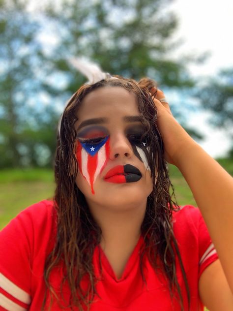 Makeup Inspired in the flag of Puerto Rico Puerto Rican Makeup Ideas, Puerto Rico Makeup Look, Flag Makeup Ideas, Puerto Rican Makeup, Carnival Makeup Caribbean, Puerto Rico Makeup, Pixie Cosplay, Hispanic Makeup, Makeup Inspired