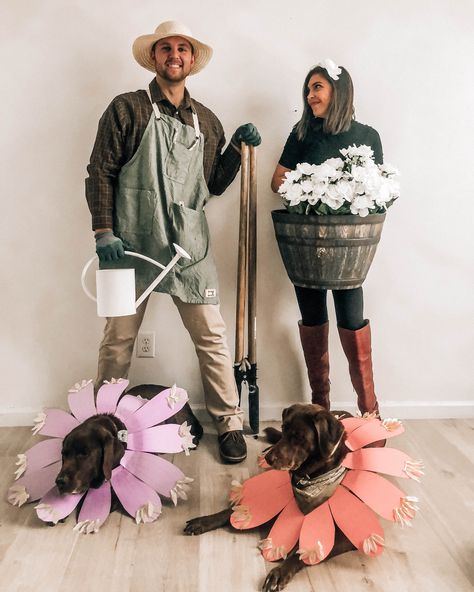 Gardener, Flower pot, flower DIY costumes for dog halloween costume idea Flower Pot Costume, Costume Fleur, Family Costumes Diy, Meme Costume, Halloween Costumes Diy Couples, Dog Halloween Costume, Diy Couples Costumes, Kostum Halloween, Flower Costume