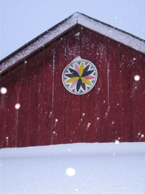 Pennsylvania Dutch hex sign Courtney Aesthetic, Pennsylvania Dutch Hex Signs, Dutch Hex Signs, Hex Signs, Pennsylvania History, Sign Photography, Signs Of, Painted Barn Quilts, Dutch House