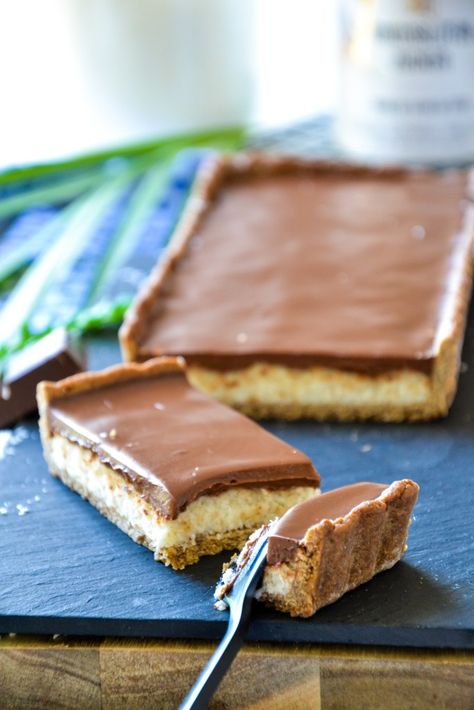 Tarte façon bounty sans sucre raffiné et vegan - healthyfood_creation Homemade Fashion, Dessert Leger, Patisserie Vegan, Desserts With Biscuits, Desserts Vegan, Cake Factory, Food Travel, Gluten Free Dairy Free, Vegan Desserts