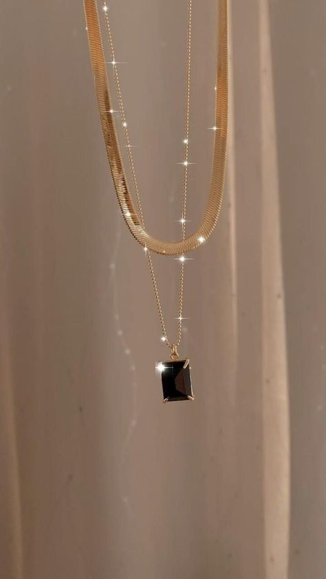 Black Stone Necklace, Antique Jewellery Designs, Accesories Jewelry, Black Onyx Necklace, Necklace Sets, Onyx Necklace, Bridal Gold Jewellery Designs, Women's Jewelry And Accessories, Girly Jewelry