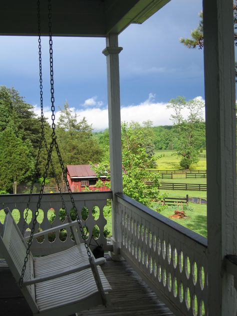 Front porch Porch Swing Aesthetic, Old Farmhouse Porch, Front Porch Aesthetic, Porch Aesthetic, Southern Front Porch, Old Porch, Southern Porch, Bridges Of Madison County, Country Front Porches