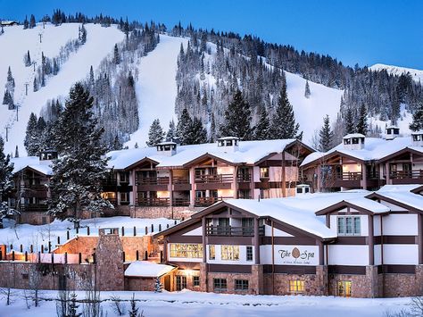 Condé Nast Traveler deputy editor Candice Rainey reminisces on the magic of one of her favorite resorts: Deer Valley's Stein Eriksen Lodge. Ski Lodge Exterior, Lodge Exterior, Stein Eriksen Lodge, Utah Resorts, Romantic Winter Getaways, Deer Valley Utah, Lodge Aesthetic, Mountain Lodges, Deer Valley Resort