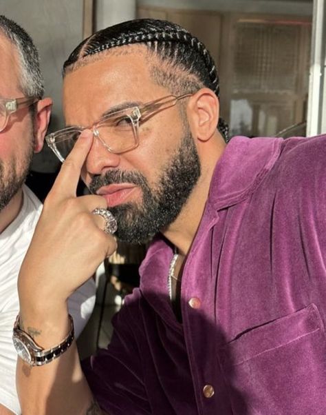 Drake Glasses, Drake Selfie, Drake Fashion, Drake's Birthday, Old Drake, Champagne Papi, Drake Clothing, Drake Photos, Drizzy Drake