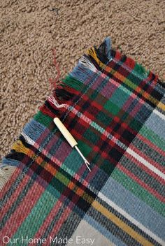 Flannel Scarf Diy, Diy Blanket Scarf, Make Your Own Blanket, Sew Blankets, Sewing Scarves, Scarf Diy, Flannel Scarf, Tips Sewing, Flannel Scarves