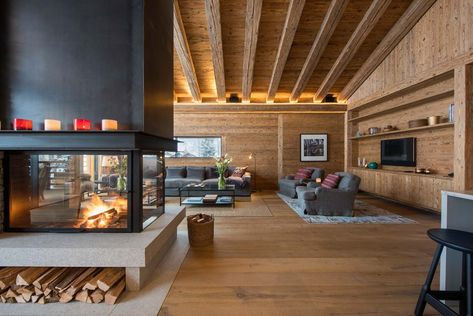 Modern Fireplaces, Indoor Hot Tub, Two Sided Fireplace, Luxury Chalet, Chalet Interior, Room Decoration Ideas, Luxury Ski Chalet, Art Deco Interior Design, Freestanding Fireplace