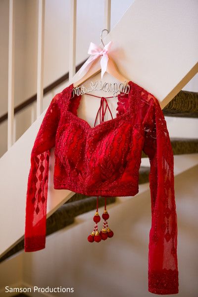 Red Lengha Blouse http://www.maharaniweddings.com/gallery/photo/77658 Net Red Blouse Designs, Red Net Blouse Designs, Red Net Blouse, Red Lengha, Golden Blouse Designs, Red Blouse Design, Red Sarees, Lengha Blouse, Golden Blouse