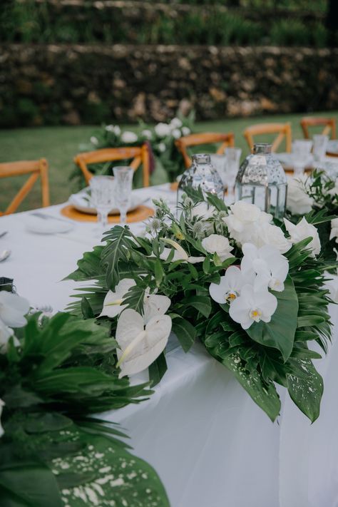 Sharn & Gareth, Khayangan Estate Bali, Indonesia Wedding Table Deco, Emerald Green Wedding Theme, Table Decorations Wedding, Flower Table Decorations, Tropical Wedding Decor, Tropical Floral Arrangements, Sweetheart Table Wedding, White Centerpiece, Green Themed Wedding