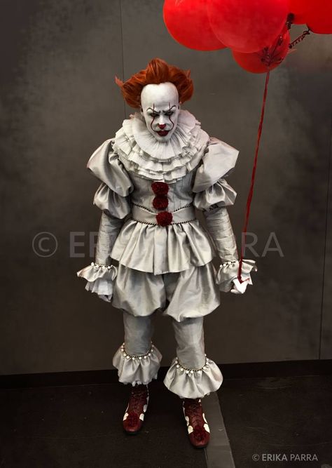 Pennywise Costume For Kids, Pennywise Wig, Scary Couples Costumes, Pennywise Halloween Costume, Pennywise Cosplay, Pennywise Costume, Es Pennywise, Clown Cosplay, Horror Halloween Costumes