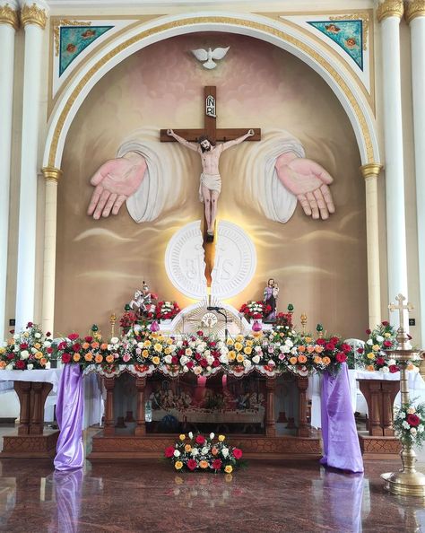 Altar Design Home, Altar Design Home Catholic, Wall Altar Ideas Catholic, Lent Decorations For Church, Wall Altar, Simple Church Wedding, Altar Catholic, Home Altar Catholic, Altar Design