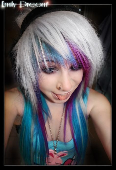 Scene Kid Hair, Emo Scene Girls, 2000s Scene, Best Hair Dye, Emo Scene Hair, Hair Dyed, Rawr Xd, Punk Emo, Emo Hair