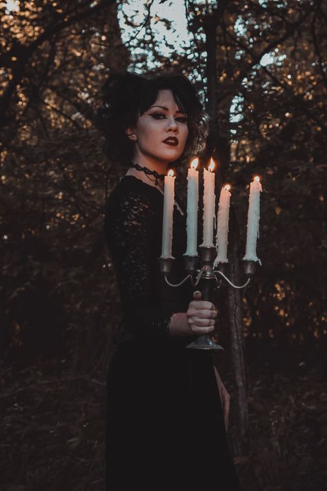 Railroad Photoshoot, Haunted Photos, Cemeteries Photography, Halloween Pin Up, Witch Photos, Gothic Photography, Bouidor Photography, Halloween Photography, Grad Photoshoot