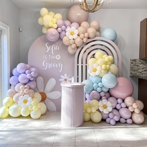 Daisy Balloon Garland, Pastel Party Decorations, Baby Birthday Party Theme, Two Groovy, 1st Birthday Girl Decorations, Pastel Baby Shower, Happy Birthday Decor, Daisy Party, Pastel Birthday