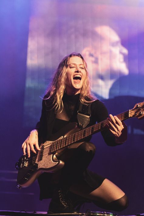 Female Bassist, Nicole Row, Emo Quartet, Spencer Smith, Concert Pics, Bass Players, Music Nerd, Women Of Rock, Music Pics