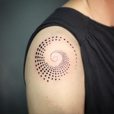 Geometric Dotwork Tattoo, Solo Tattoo, Dots Tattoo, Dotwork Mandala, Spiral Tattoos, Black Line Tattoo, African Tattoo, Yin Yang Tattoos, Tattoo Mandala