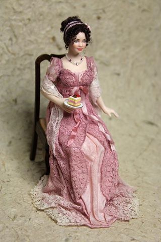 UFACHITA | ELISA FENOGLIO | rinsen2 | Flickr Dollhouse Doll Clothes, Dollhouse Dresses, Regency Fashion, Barbie Gowns, Victorian Dolls, Doll Costume, Historical Dresses, Dollhouse Dolls, Pretty Dolls